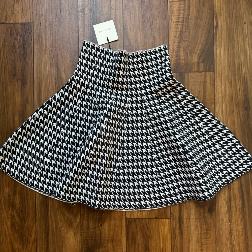 Houndstooth circle skirt